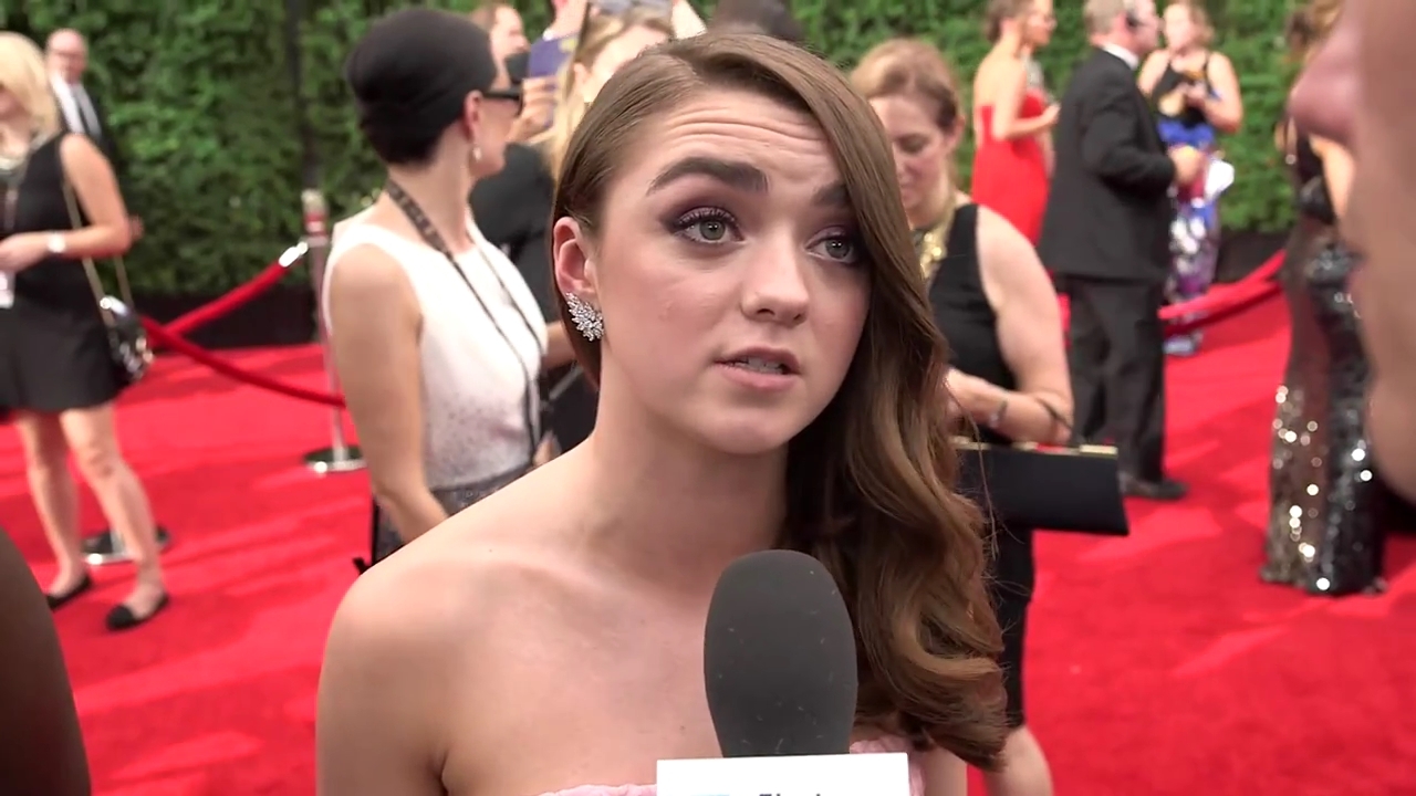 Maisie_Williams_Game_Of_Thrones_Interview_Emmys_2015_0066.jpg