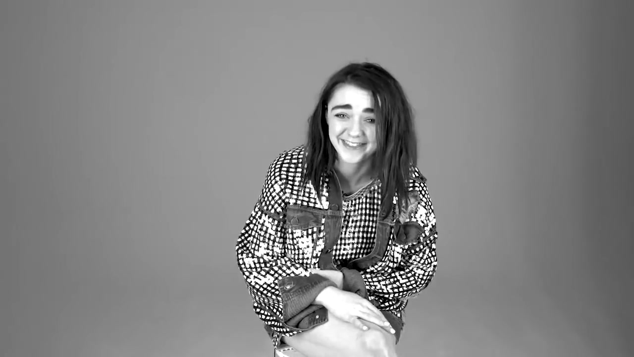 Maisie_Williams_plays__Would_You_Rather__with_GLAMOUR__88.jpg